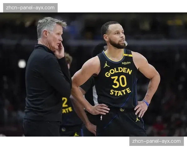 NBA附加赛:勇士三分雨击沉快船,库里命中9记三分球 NBA附加赛:勇士三分雨击沉快船,库里命中9记三分球